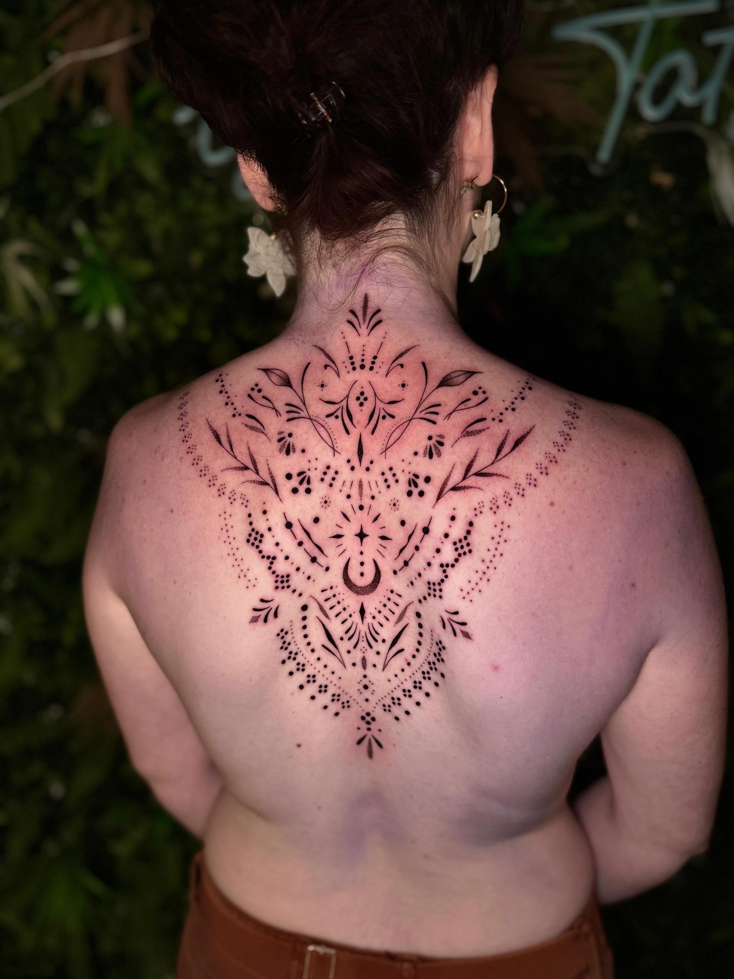 Tatouage mandala par Fred Tattoo à Nancy