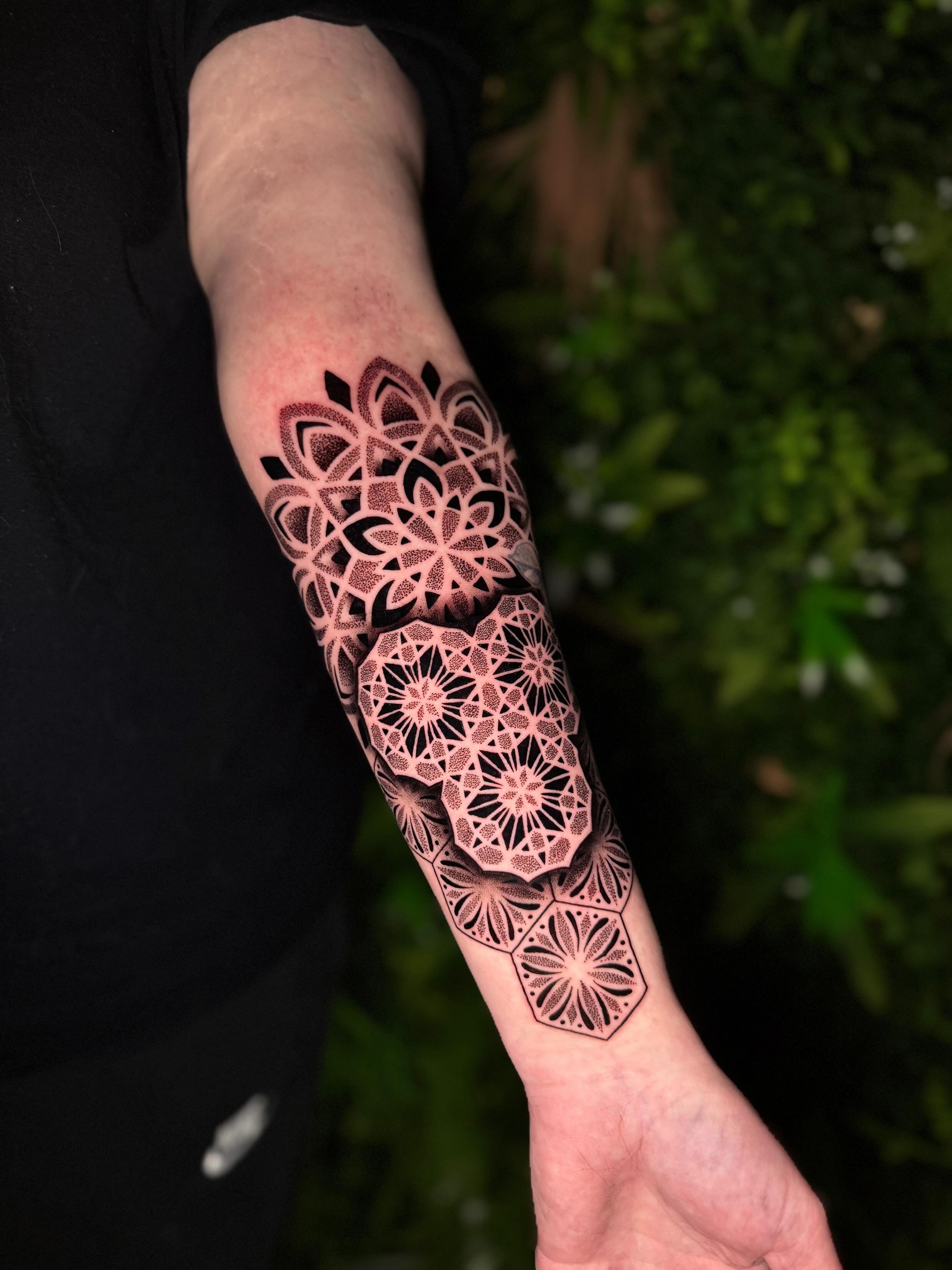 Tatouage géométrique et ornemental par Fred Tattoo